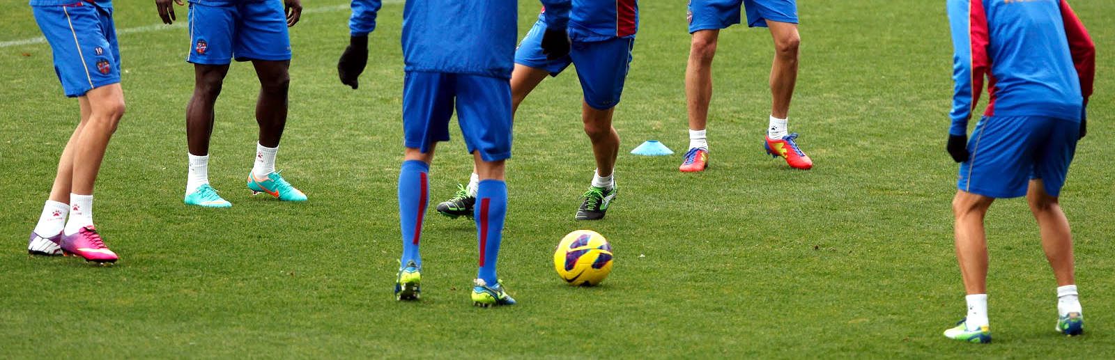 Los espacios en el fútbol: ¿Cómo entrenarlos? - Fútbol Factory