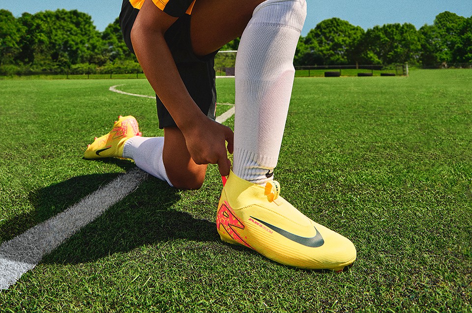 ¿Qué talla de botas de fútbol elegir según tu tipo de pie? - Fútbol Factory