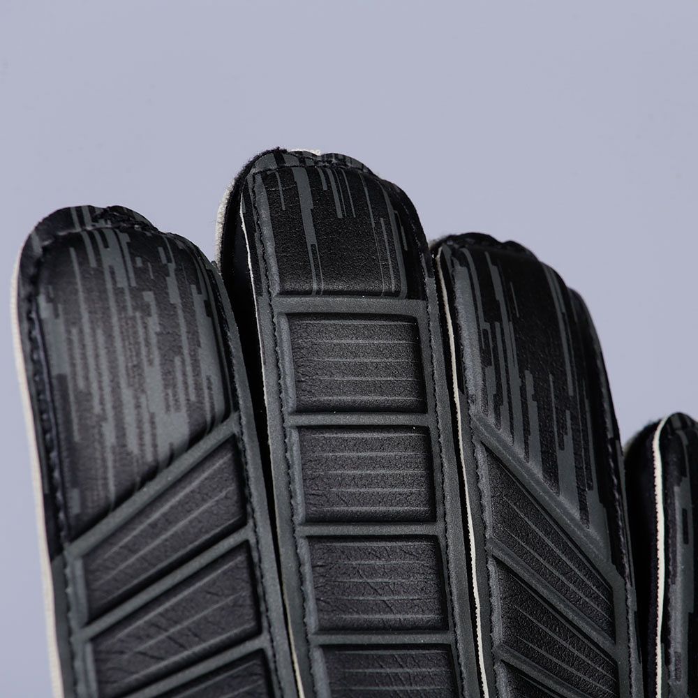 Guantes Predator 18 Training Negro - Fútbol Factory
