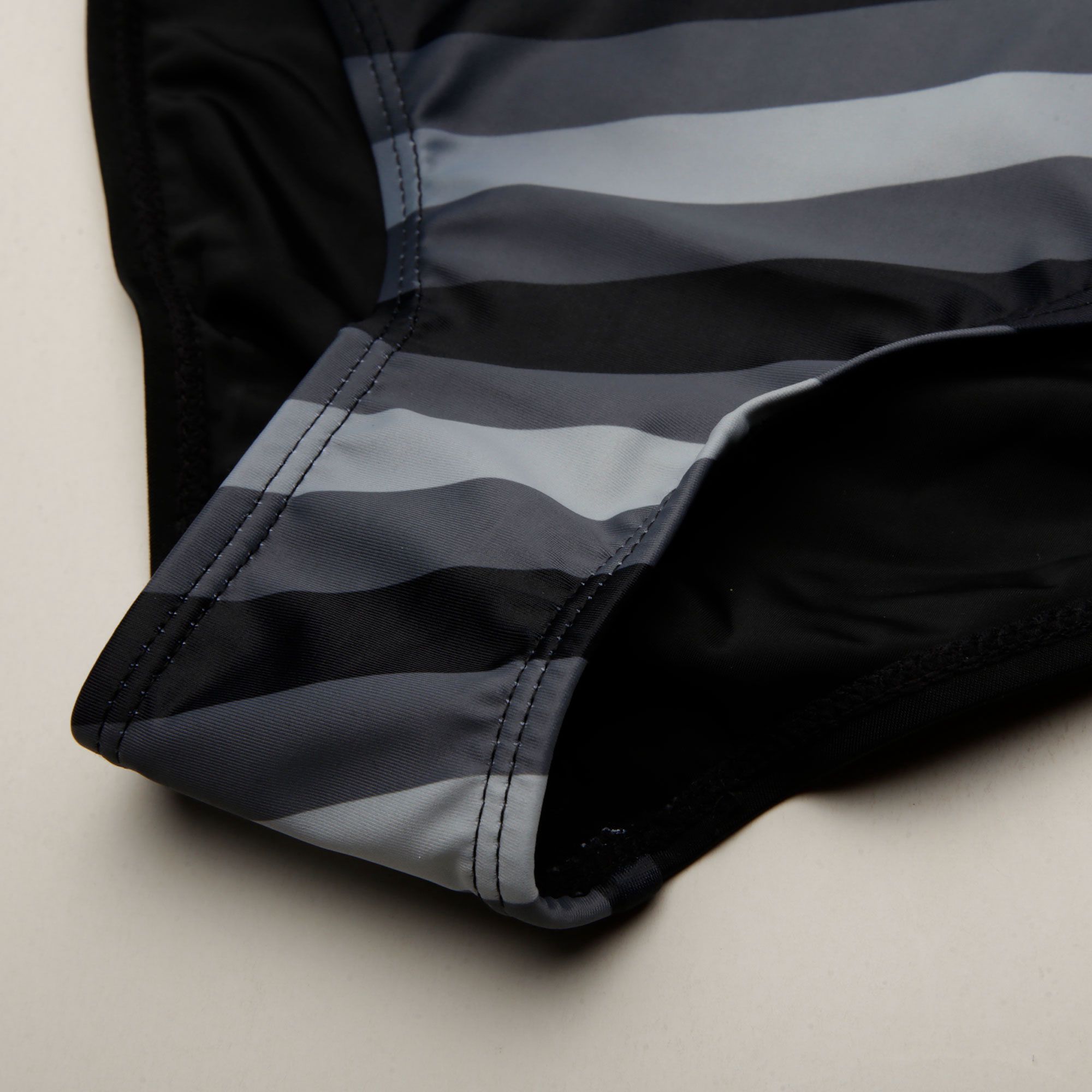 Bañador de Competición Shark Slip Negro - Fútbol Factory