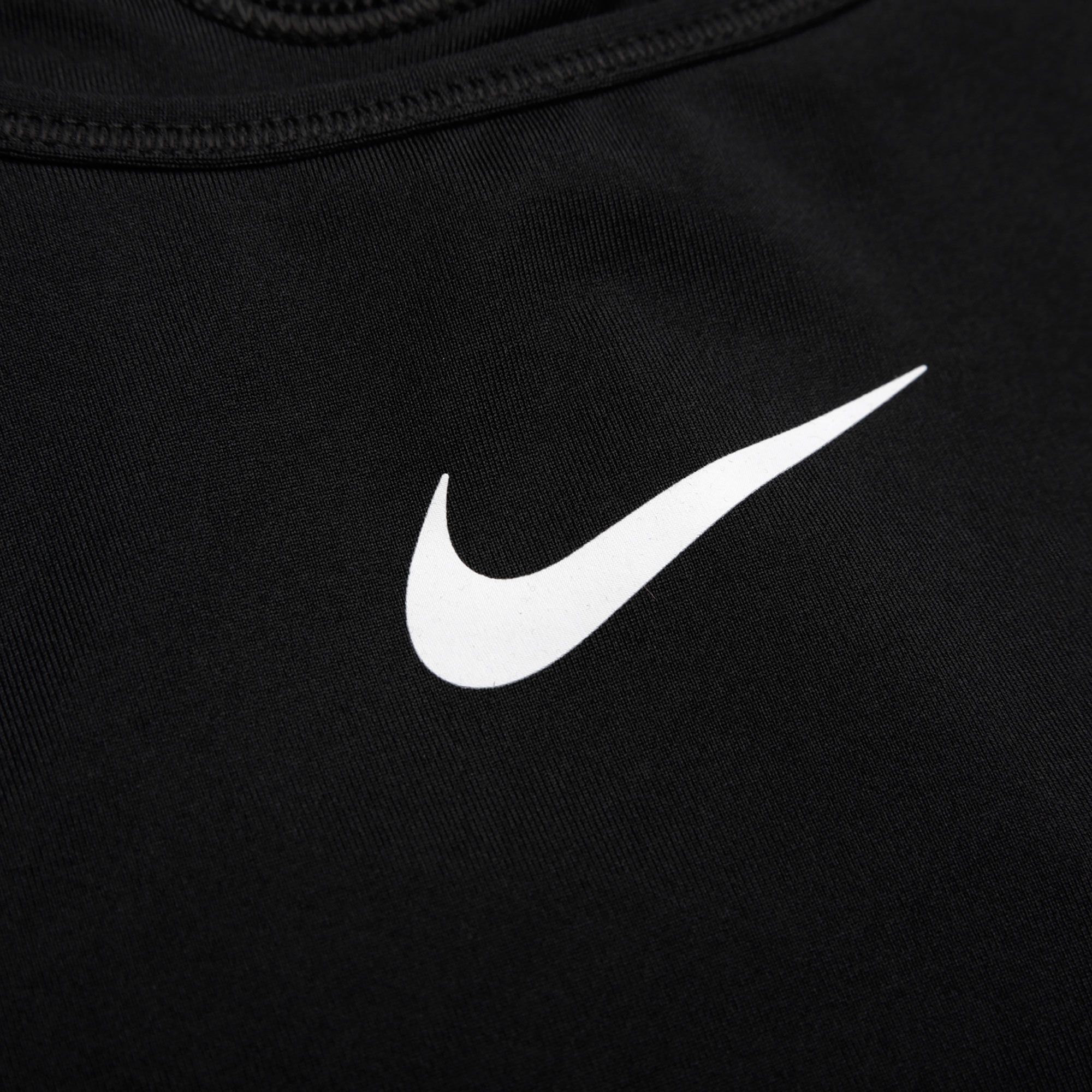 Top de Training Classic Swoosh Mujer Negro - Fútbol Factory