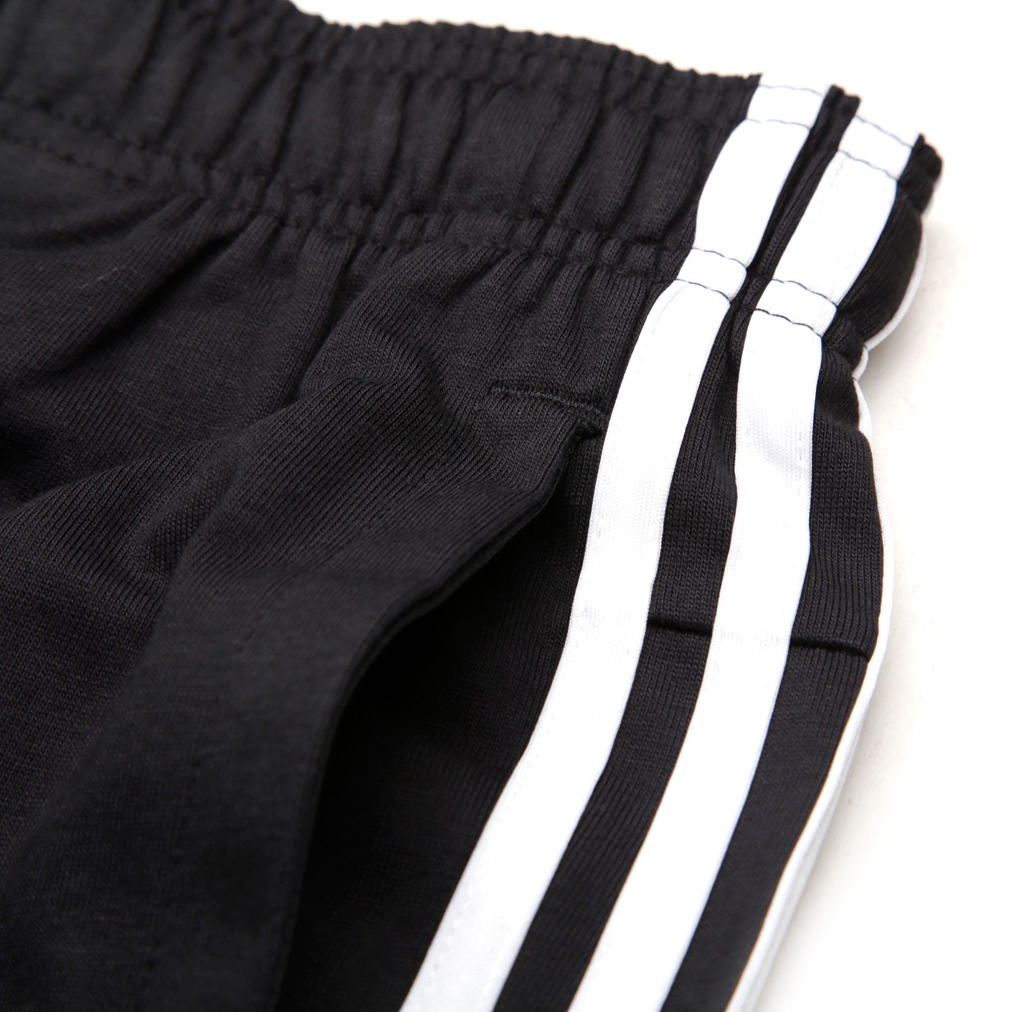 Pantalón de Paseo Essentials Tres Bandas Negro - Fútbol Factory