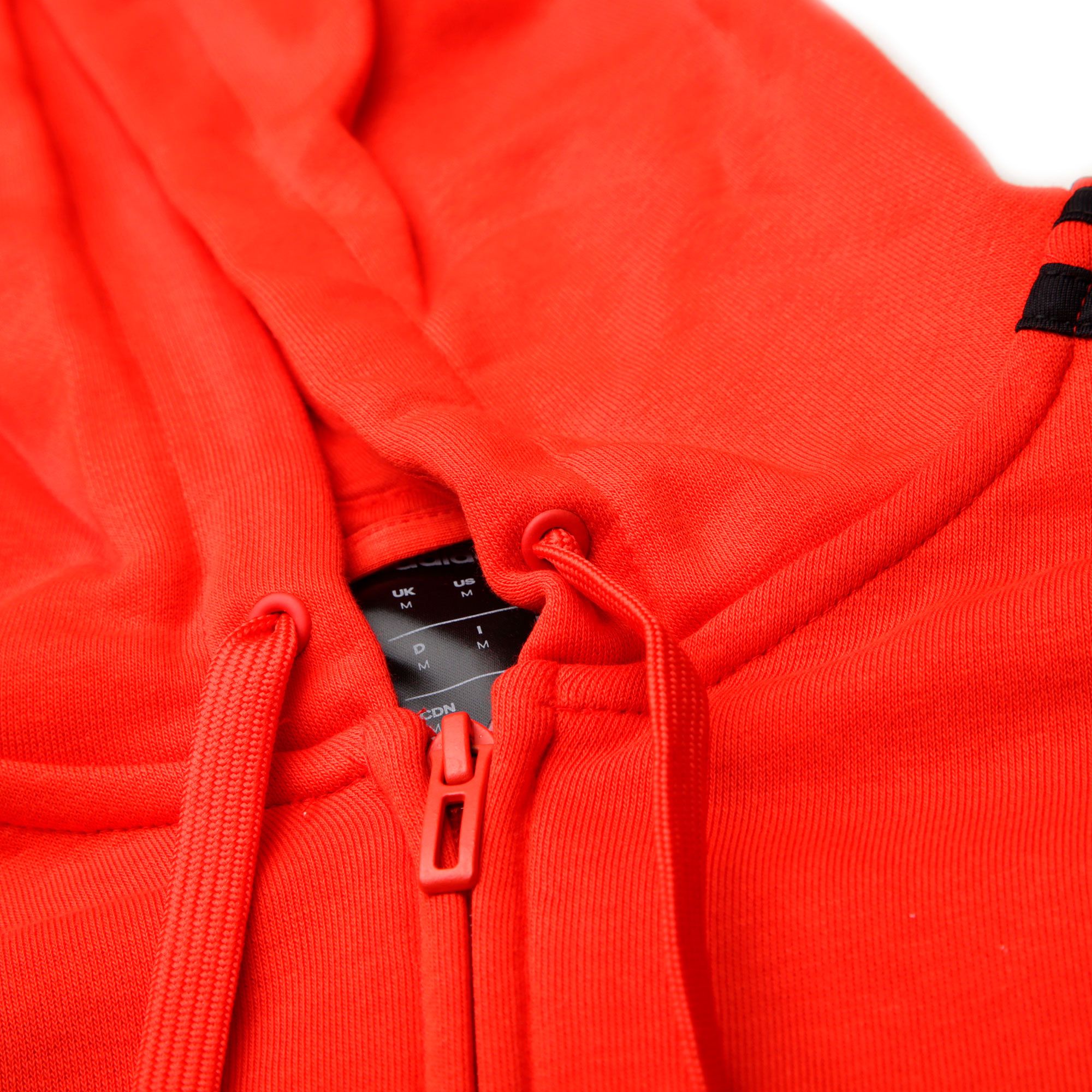 Chaqueta con Capucha de Paseo Essentials Tres Bandas Rojo - Fútbol Factory