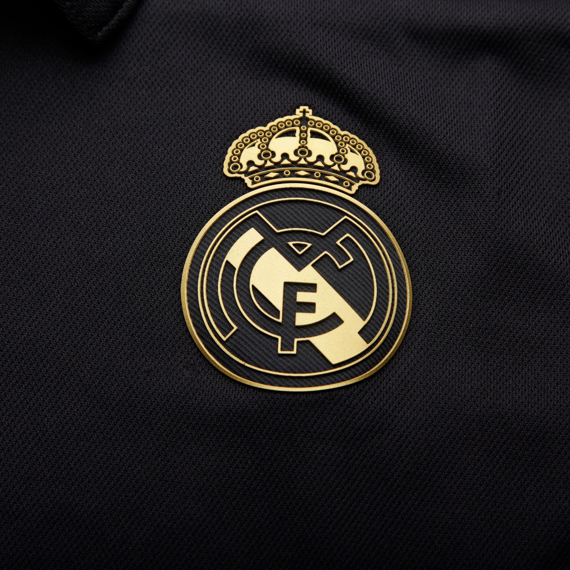 Polo de Paseo Real Madrid 2019/2020 Negro Dorado - Fútbol Factory