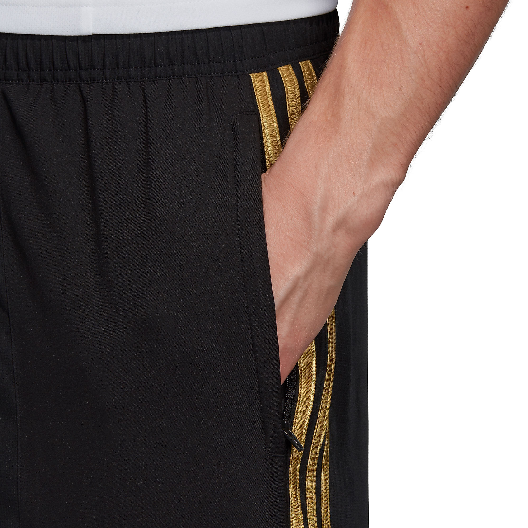 Pantalón Corto de Paseo Real Madrid 2019/2020 Negro Dorado - Fútbol Factory
