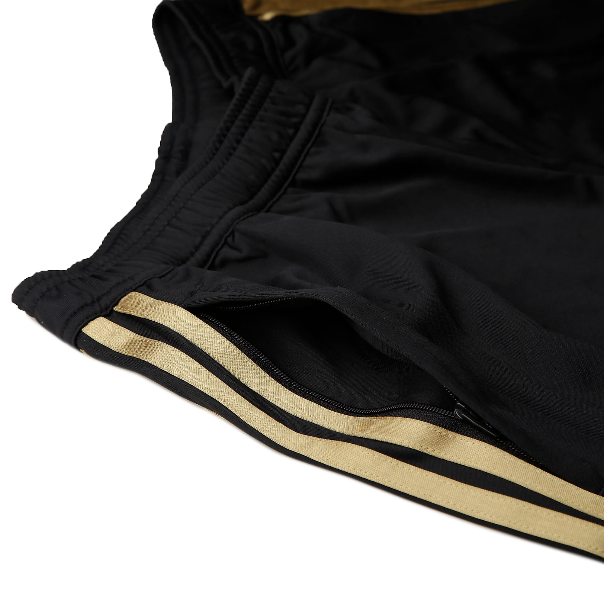 Pantalón Corto de Training Real Madrid 2019/2020 Negro Dorado - Fútbol Factory