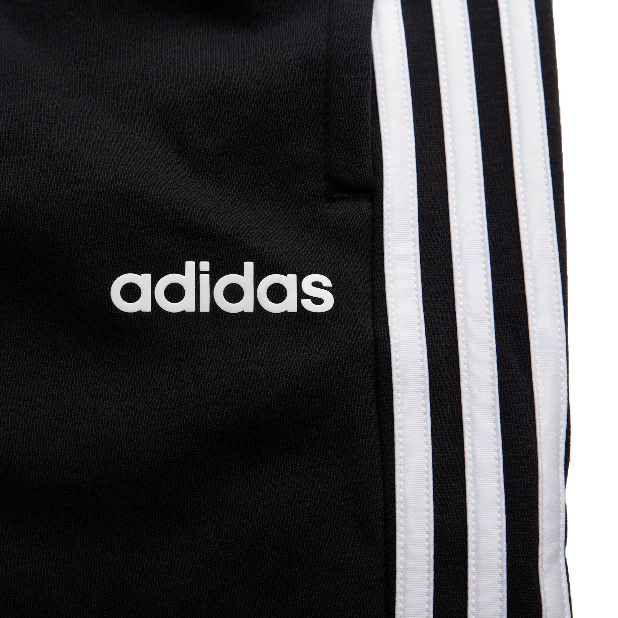 Pantalón de Training Essentials Tres Bandas Tapered Negro - Fútbol Factory