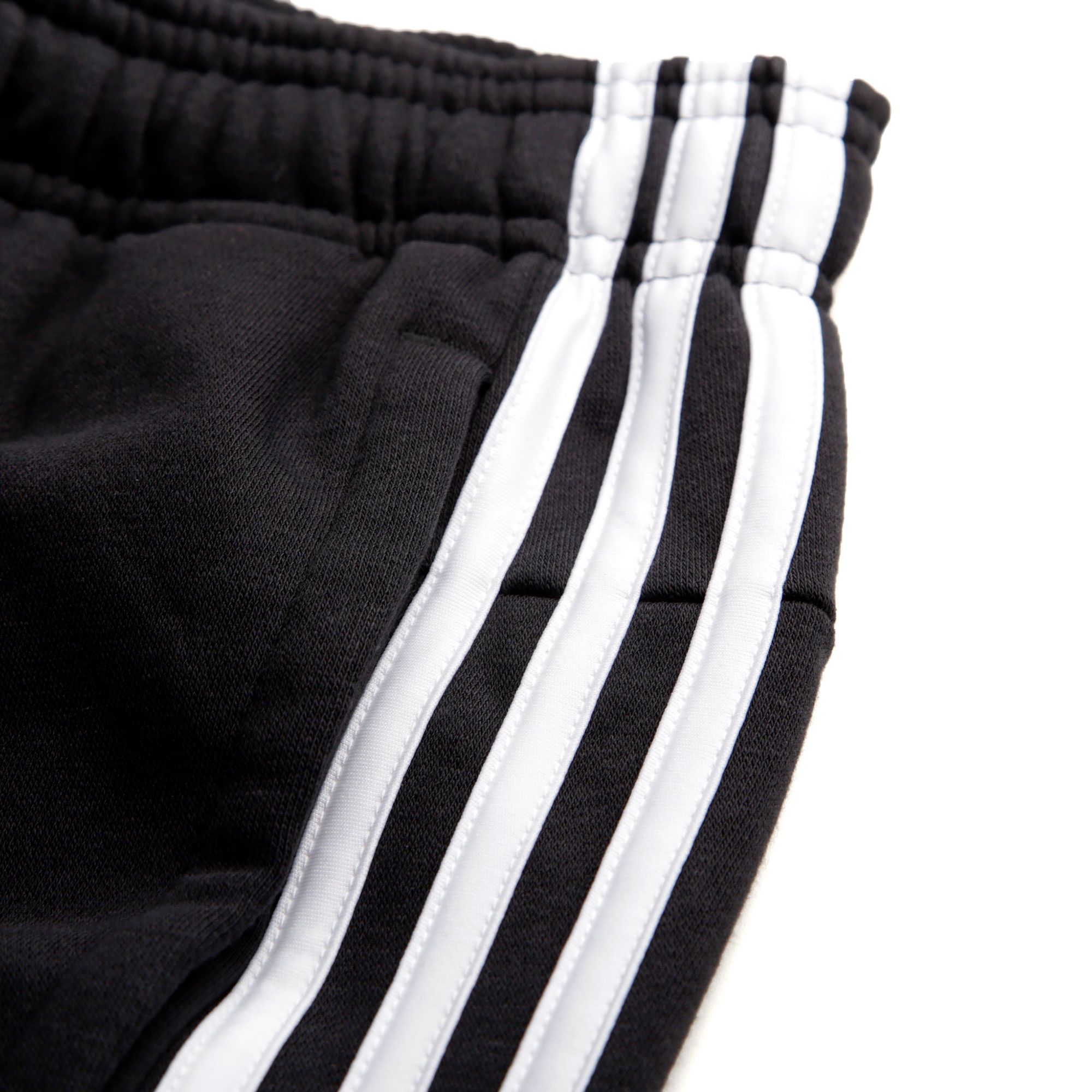 Pantalón de Training Essentials Tres Bandas Tapered Negro - Fútbol Factory