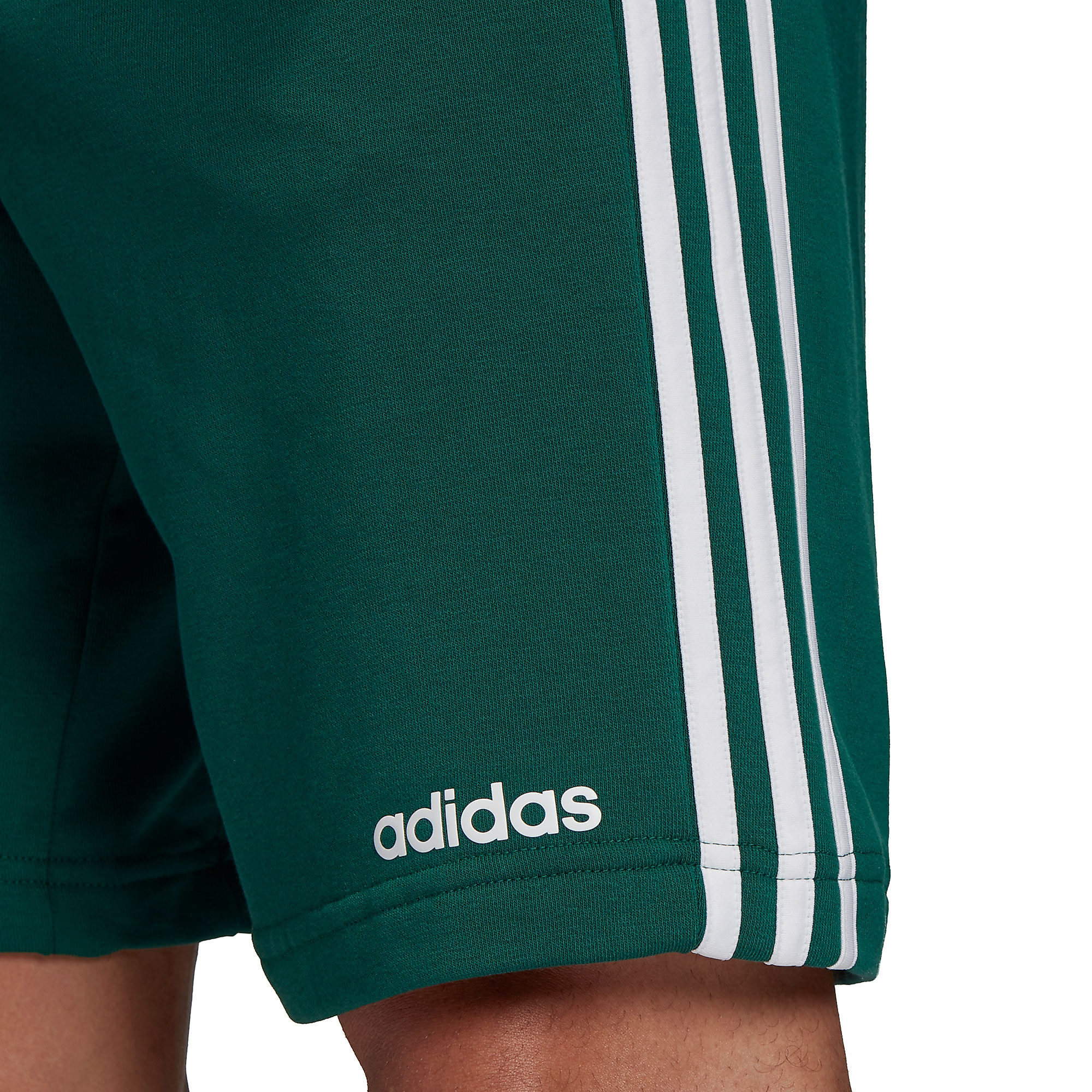 Pantalón Corto de Paseo Essentials Tres Bandas Verde - Fútbol Factory
