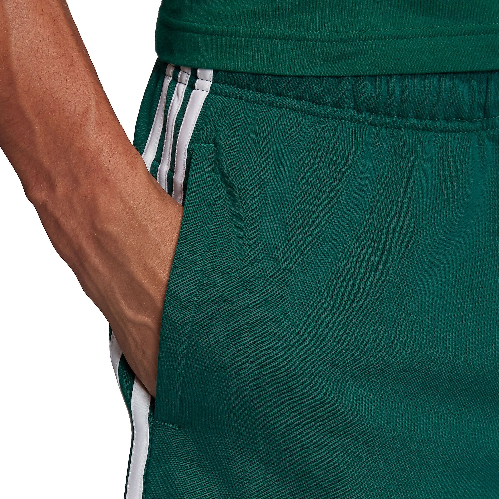 Pantalón Corto de Paseo Essentials Tres Bandas Verde - Fútbol Factory