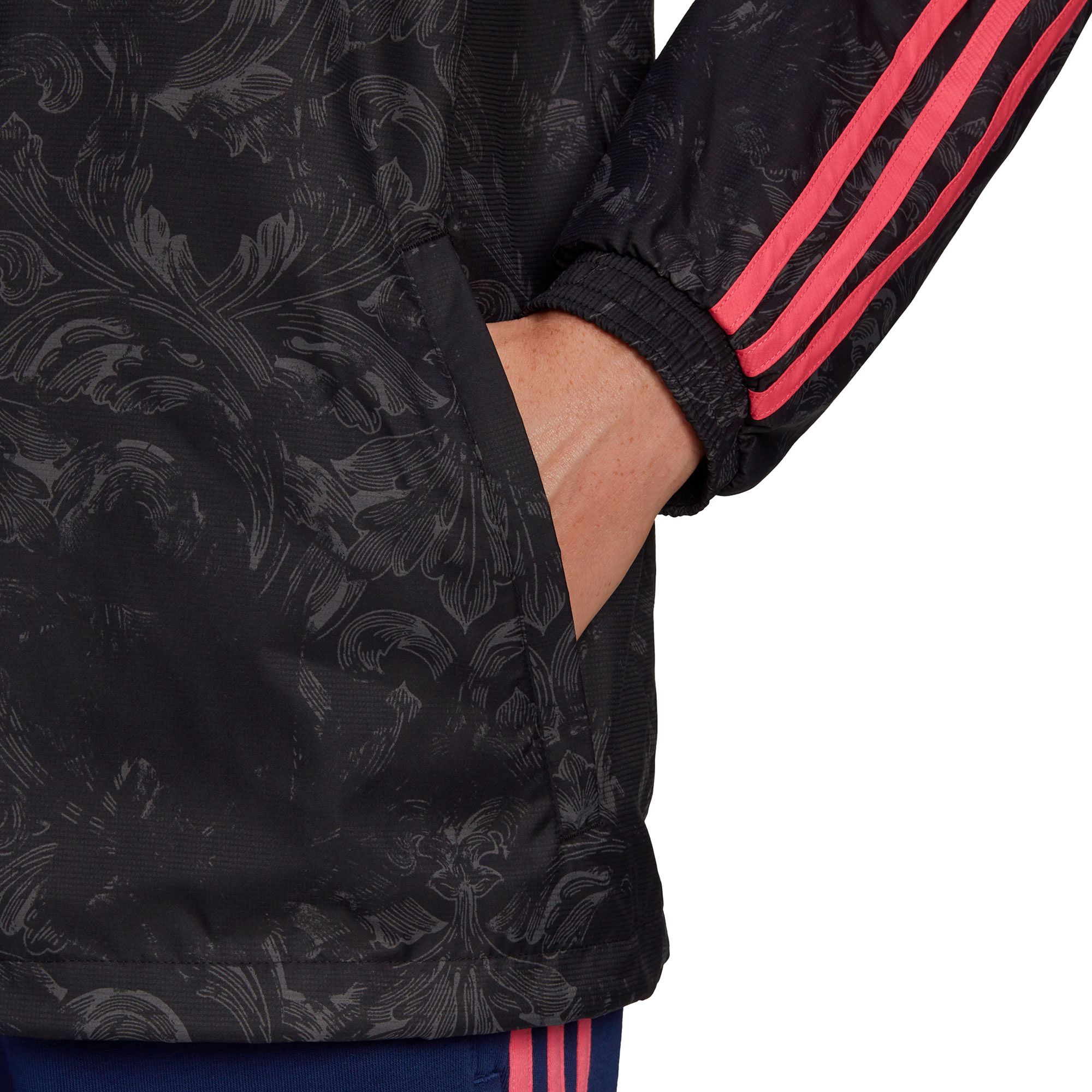 Chaqueta de Paseo Real Madrid 2020/2021 WindBreaker Negro Rosa - Fútbol Factory