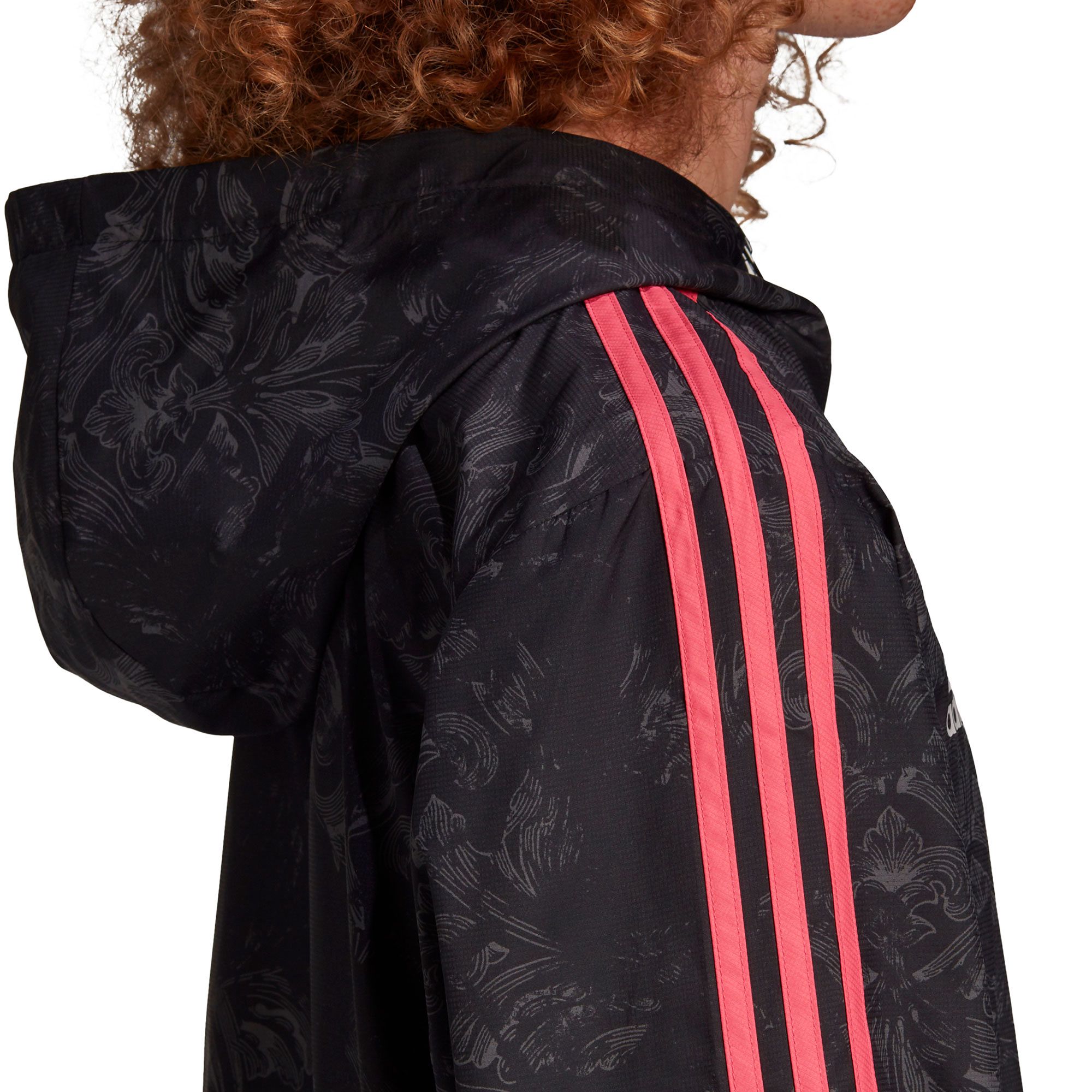 Chaqueta de Paseo Real Madrid 2020/2021 WindBreaker Negro Rosa - Fútbol Factory
