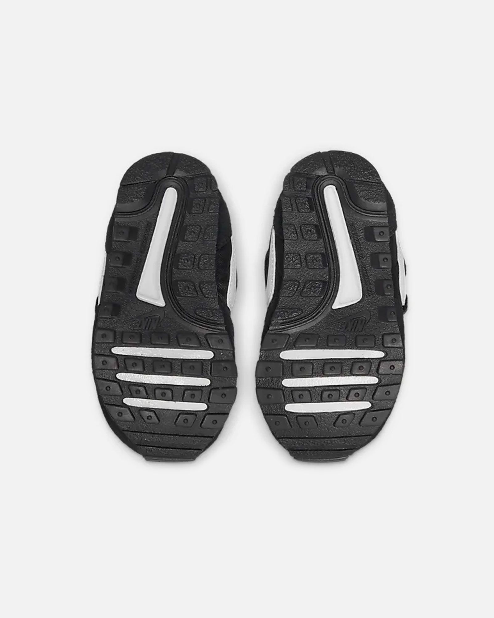 Zapatilla Nike MD Valiant - Fútbol Factory