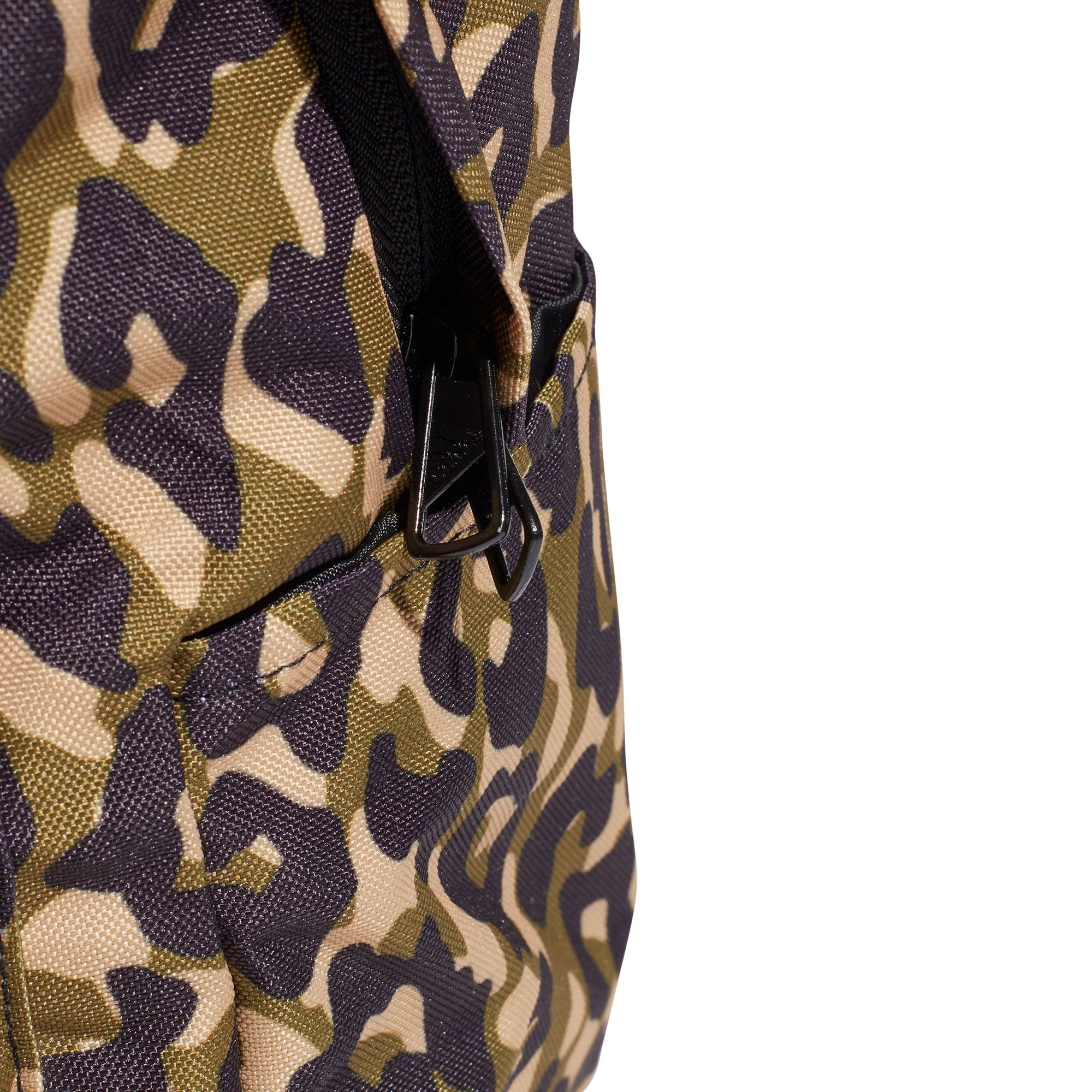 Mochila adidas BOS Leopard Multicolor - Fútbol Factory