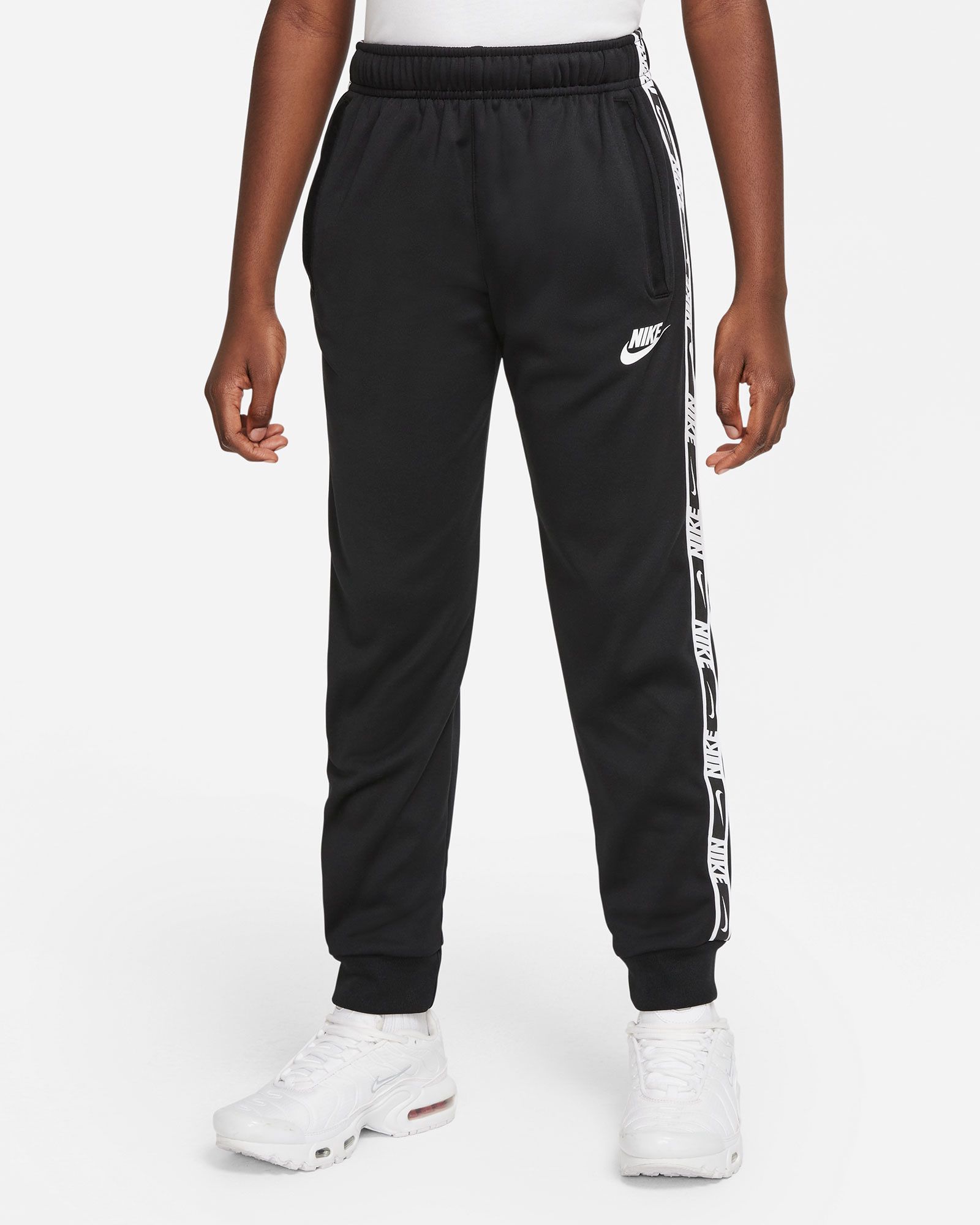 Pantalón Nike NSW Repeat - Fútbol Factory