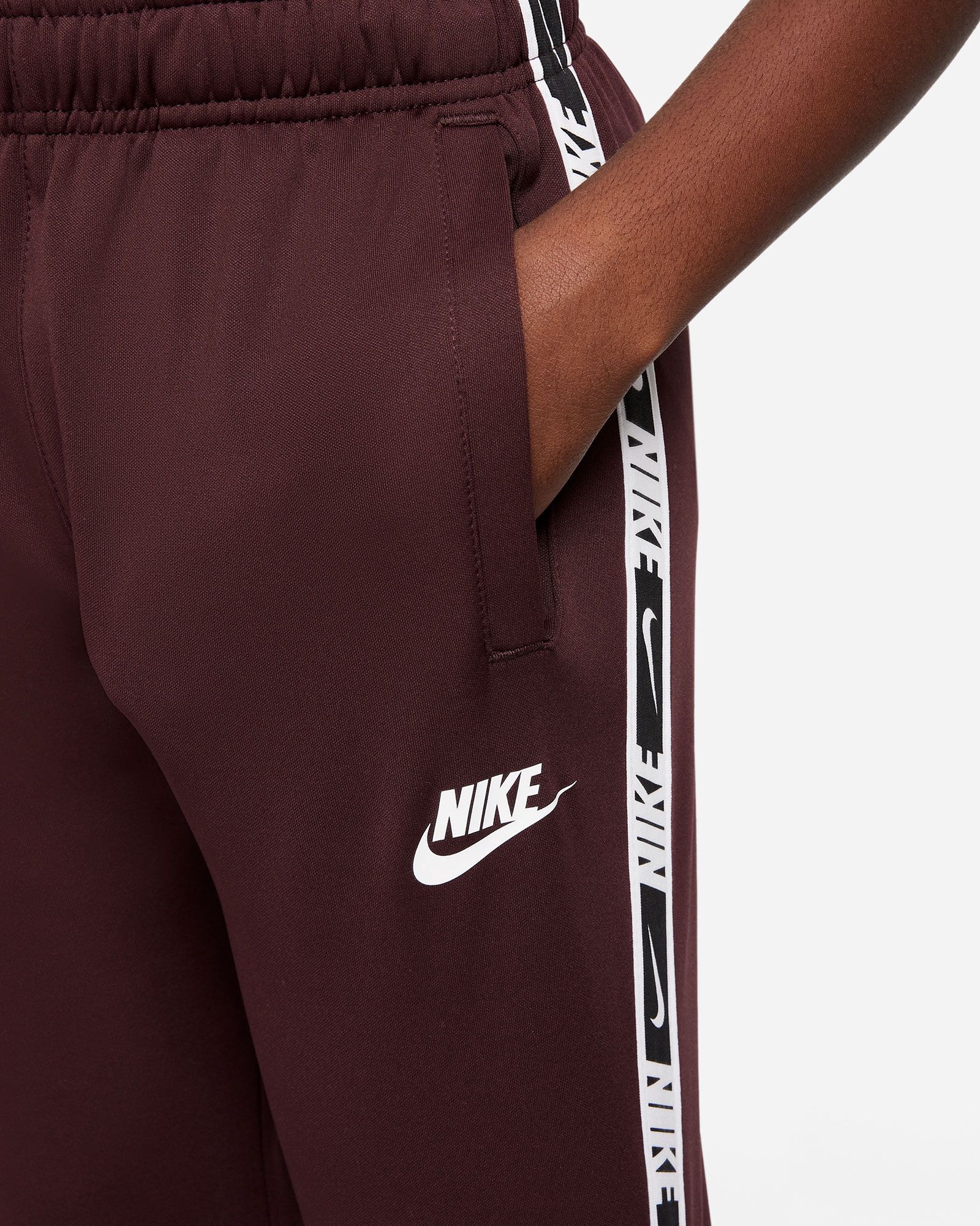 Pantalón Nike NSW Repeat - Fútbol Factory