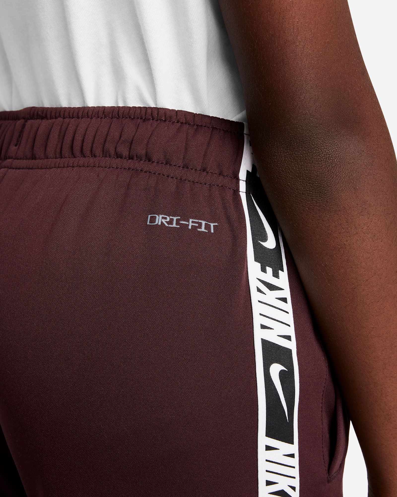 Pantalón Nike NSW Repeat - Fútbol Factory