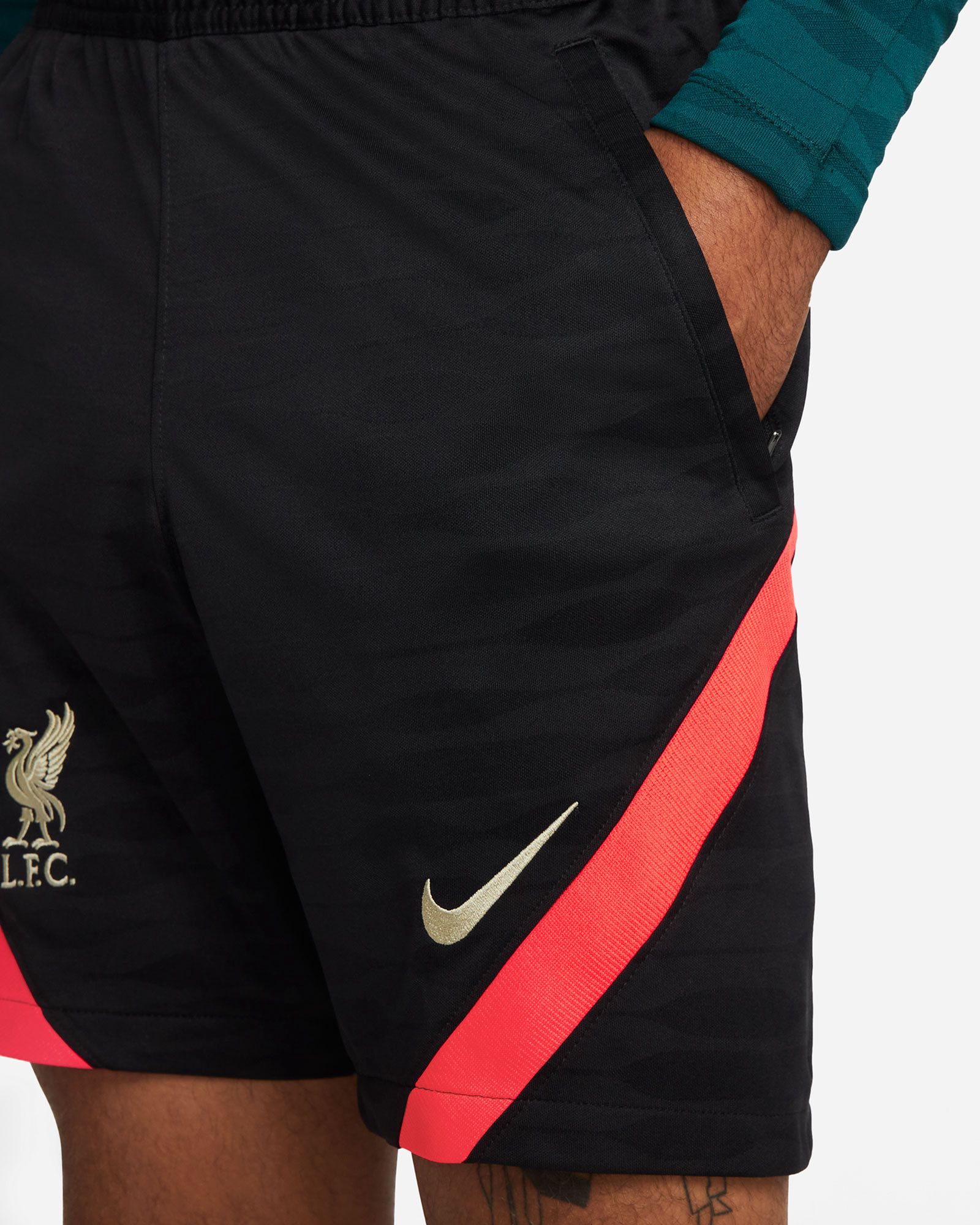 liverpool strike shorts