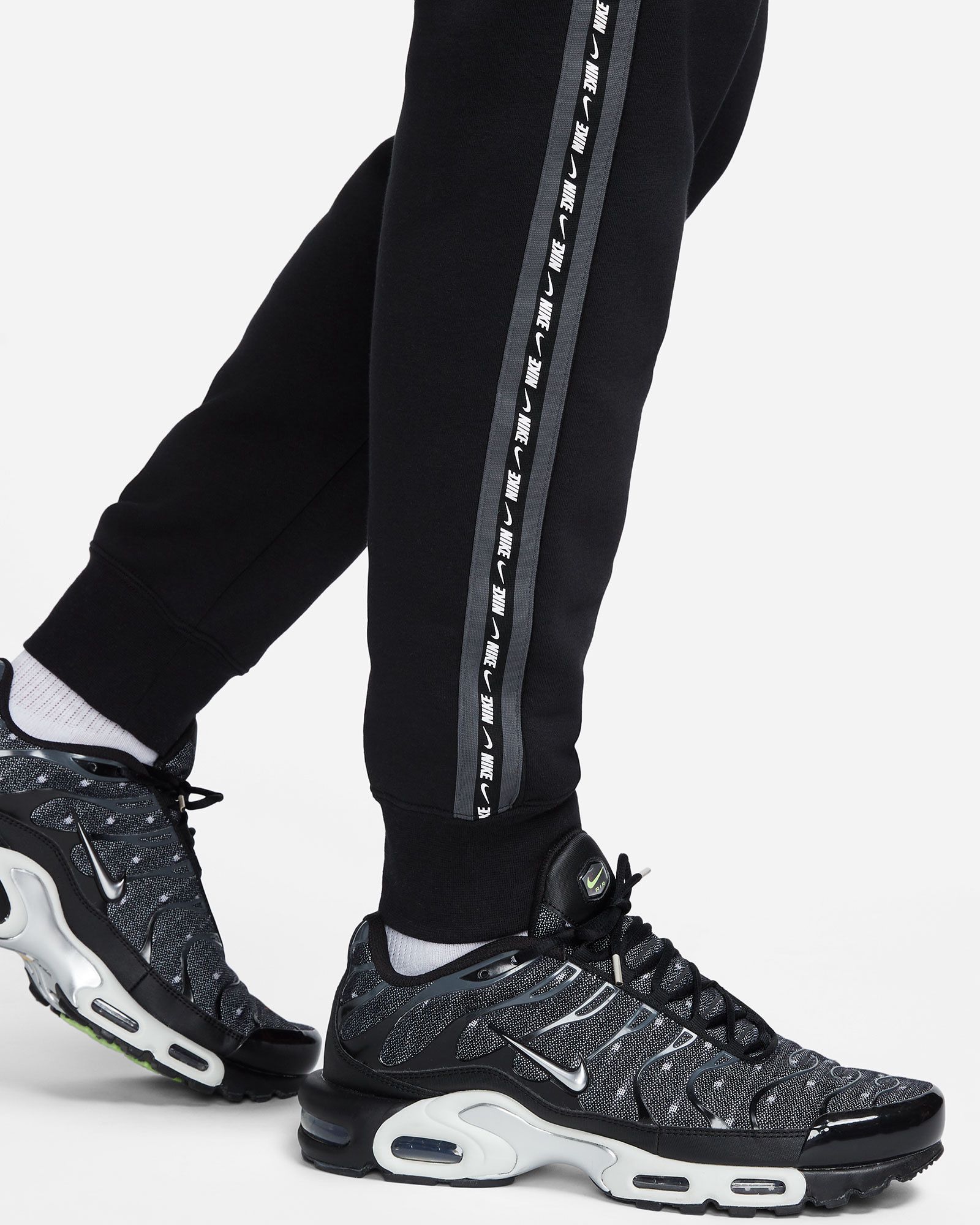 Pantalón Nike Sportswear Repeat Cargo - Fútbol Factory