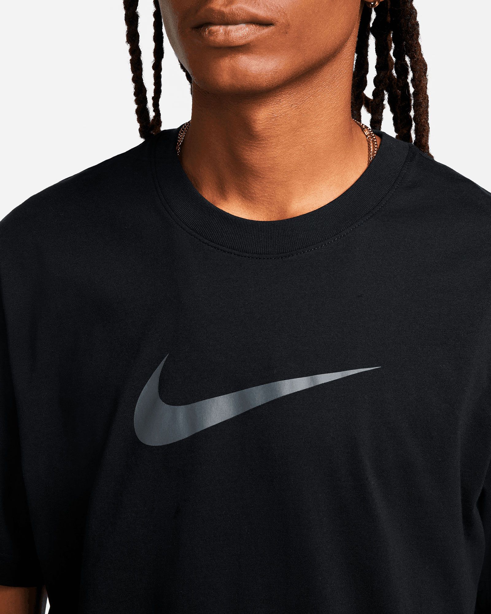 Camiseta Nike NSW Repeat - Fútbol Factory