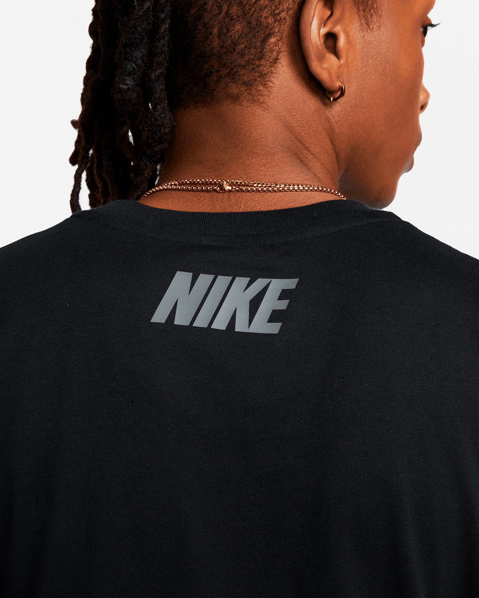 Camiseta Nike NSW Repeat - Fútbol Factory
