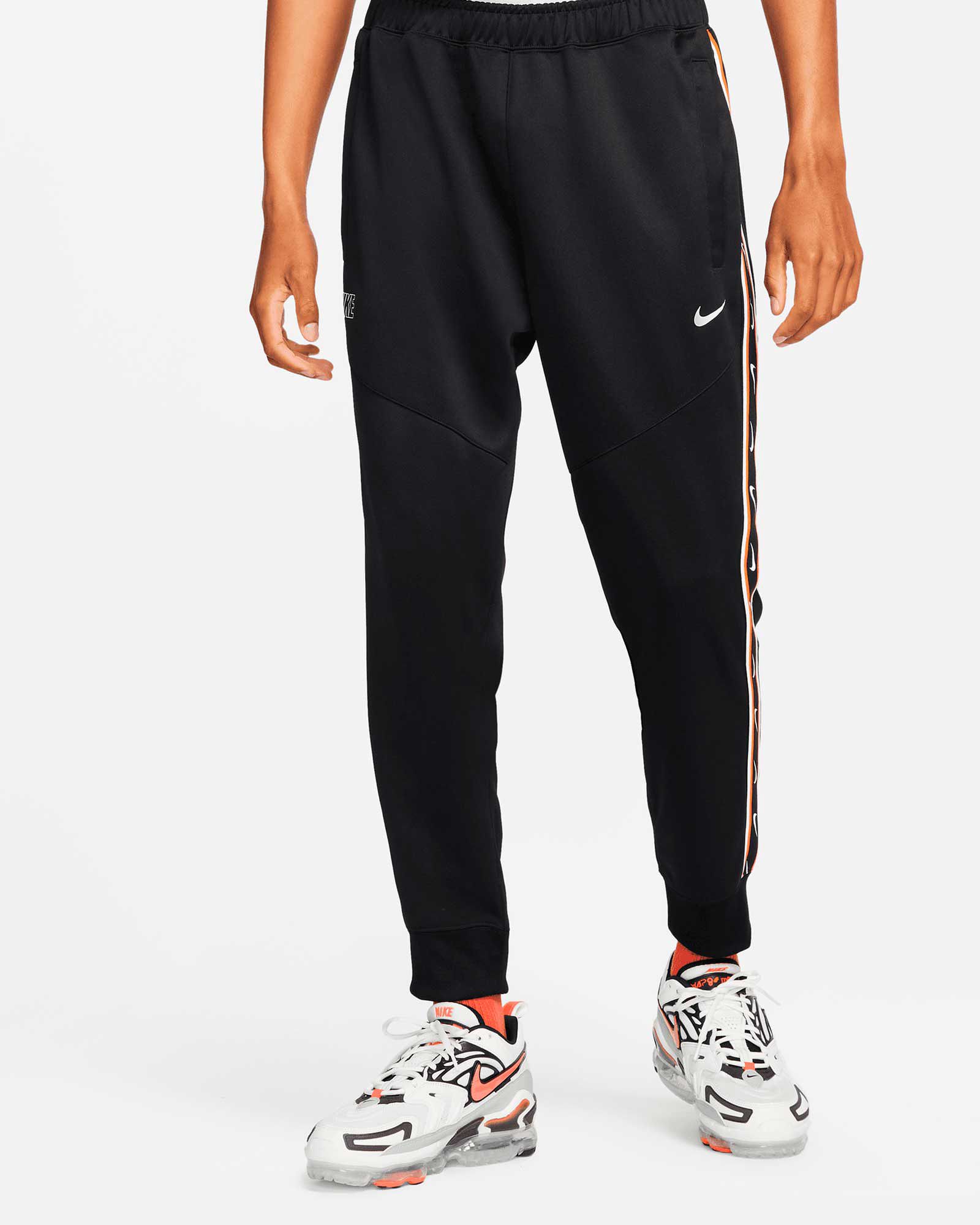 Pantalón Nike NSW Repeat Swoosh - Fútbol Factory