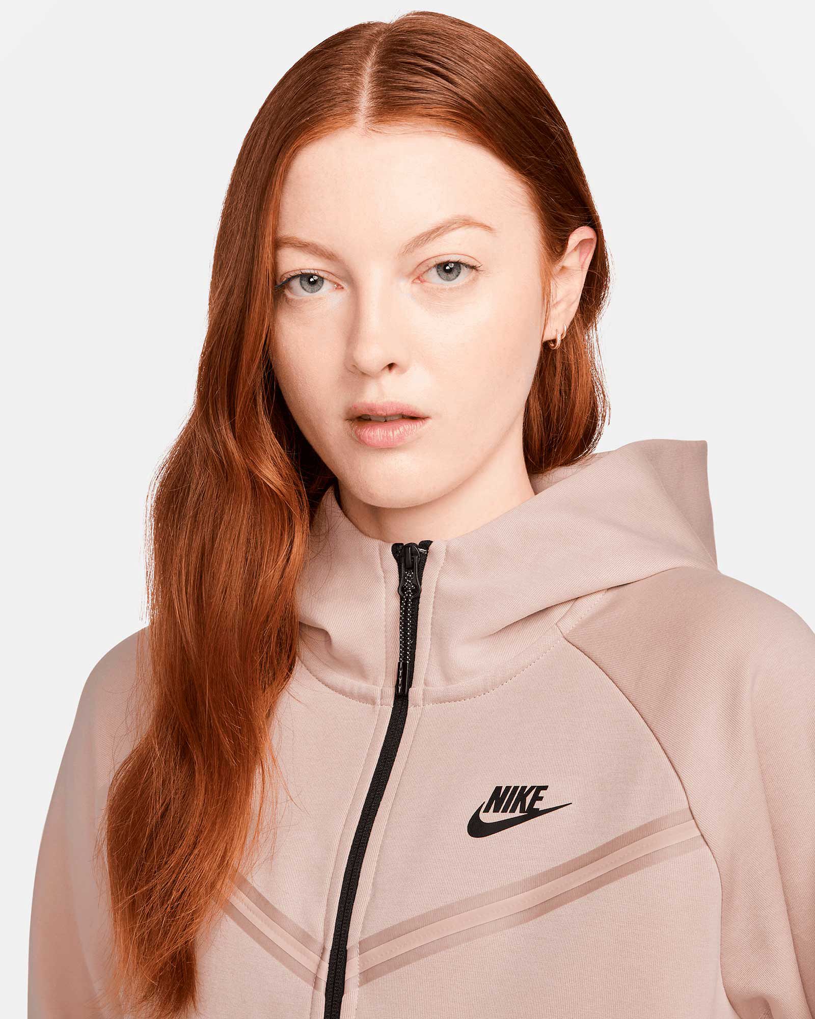 Chaqueta Nike Tech Windrunner - Fútbol Factory