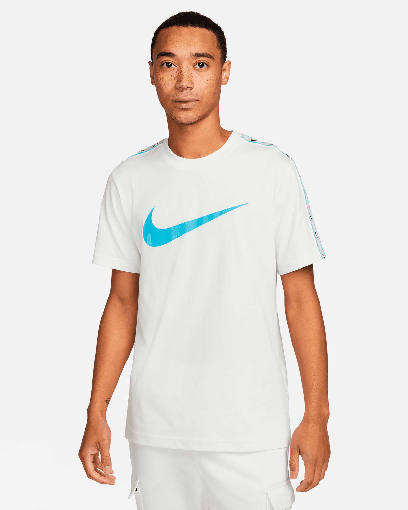 Camiseta Nike Sportswear Repeat  - Fútbol Factory