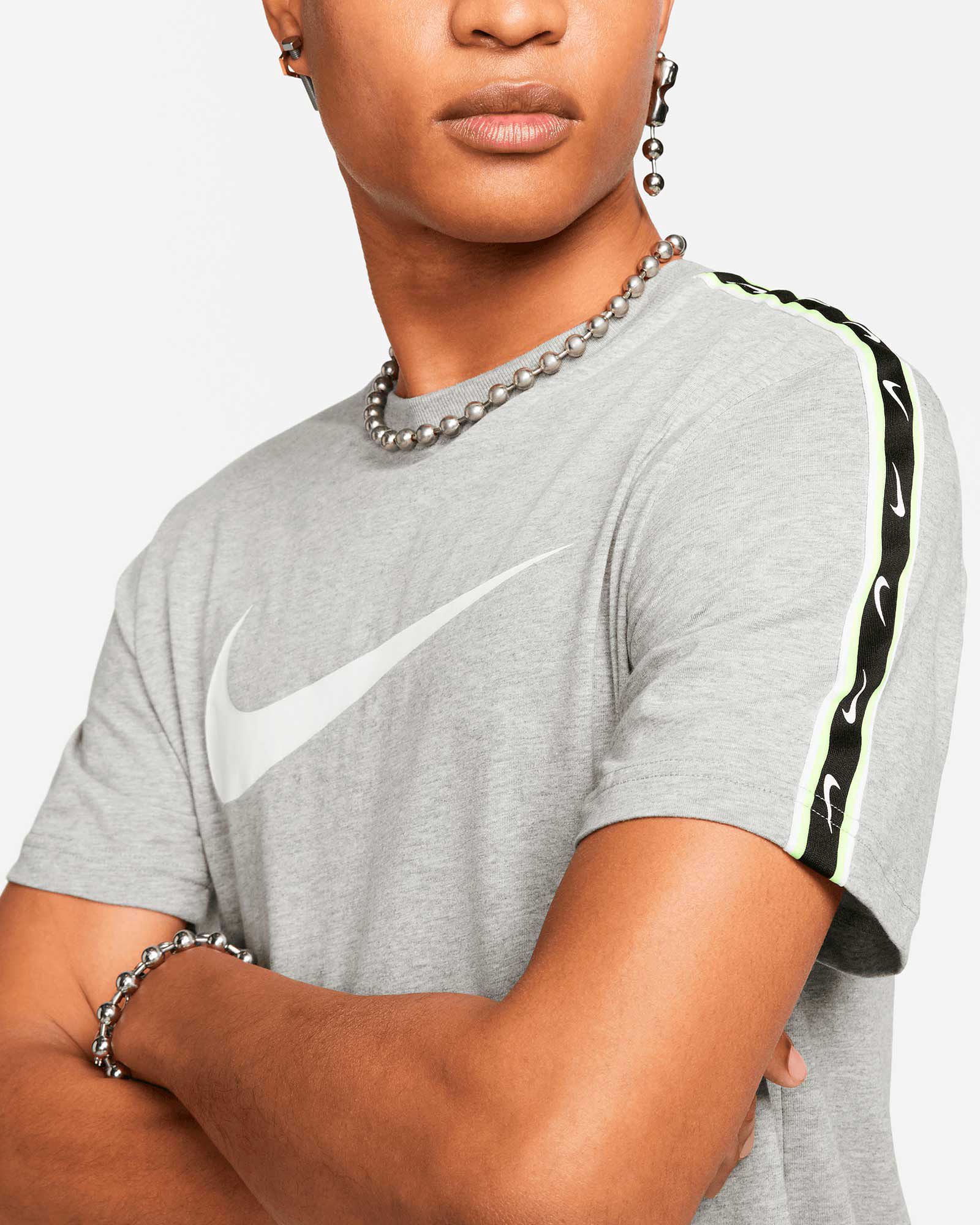 Camiseta Nike Dri-FIT Sportwear Repeat  - Fútbol Factory