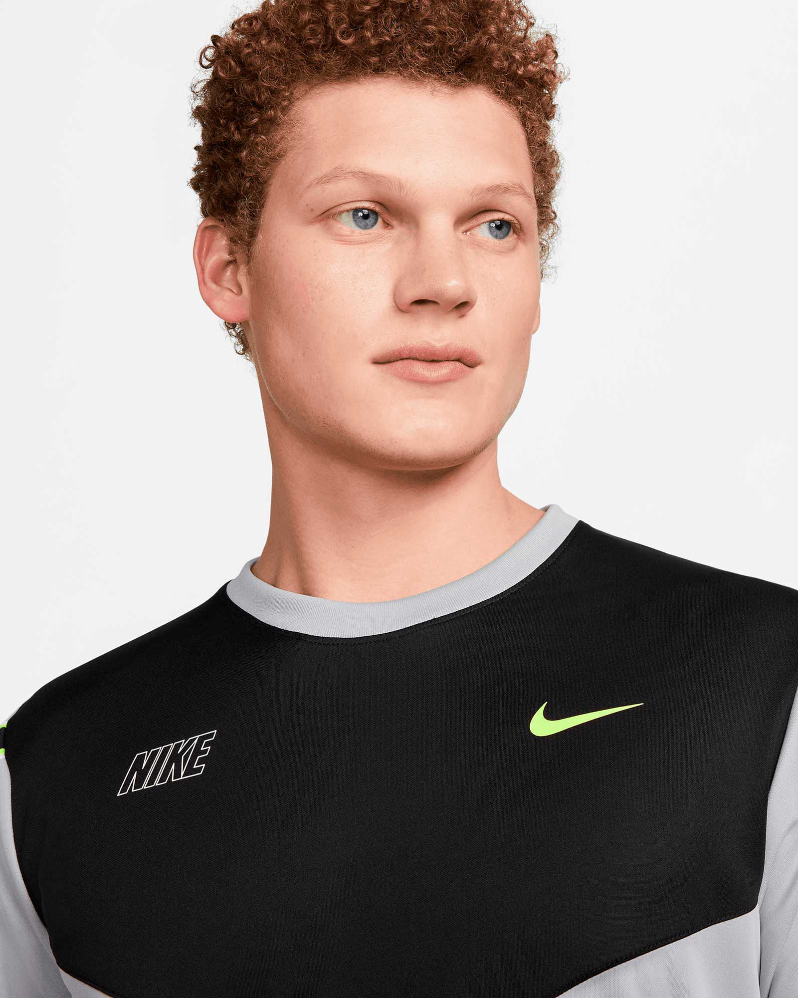 Camiseta Nike Dri-FIT Sportwear Repeat  - Fútbol Factory