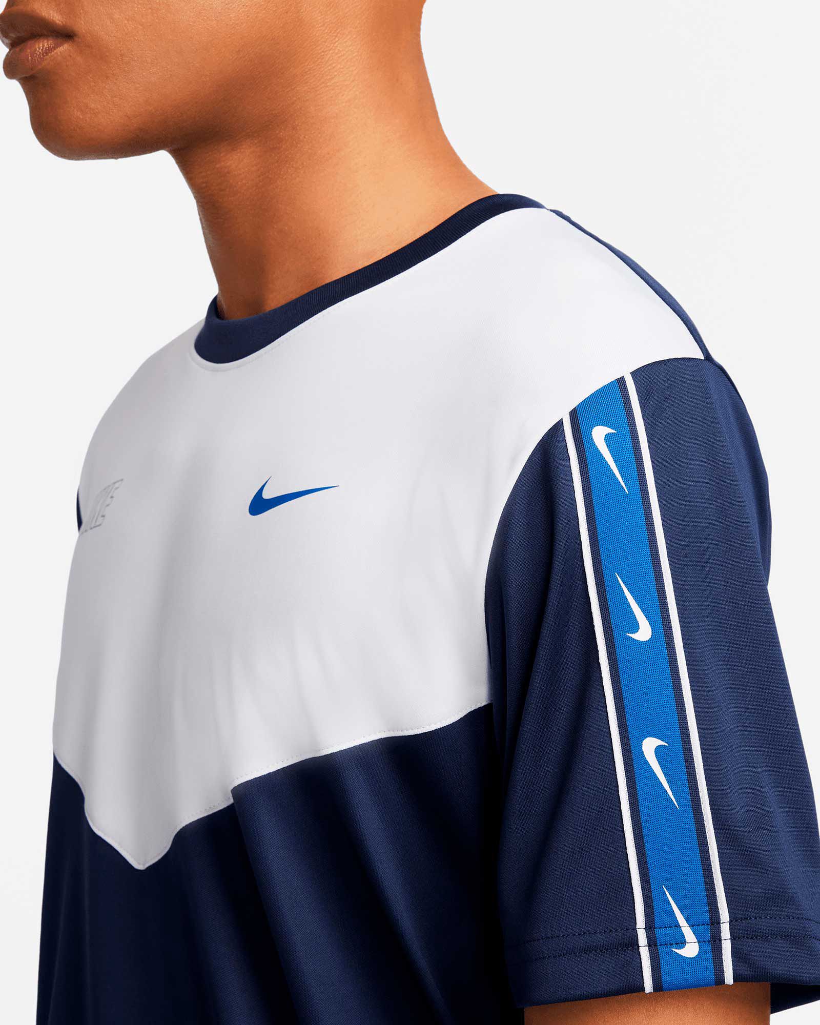 Camiseta Nike Dri-FIT Sportwear Repeat  - Fútbol Factory