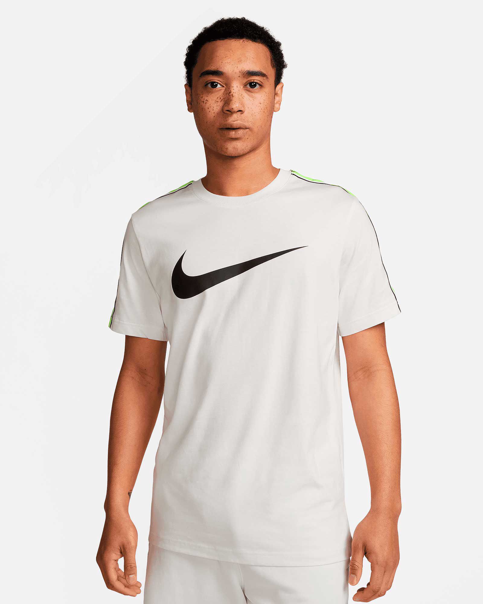 Camiseta Nike Sportswear Repeat - Fútbol Factory