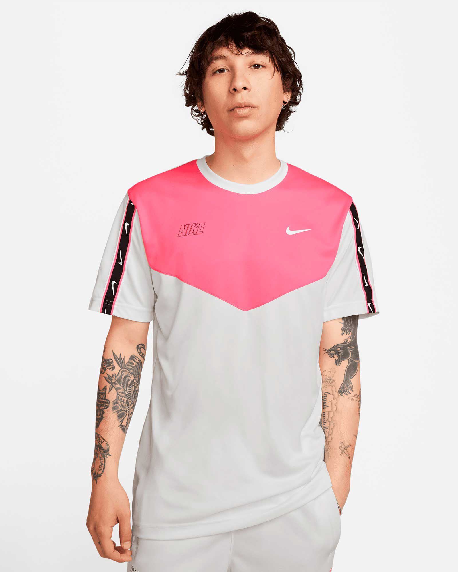 Camiseta Nike Sportswear Repeat - Fútbol Factory