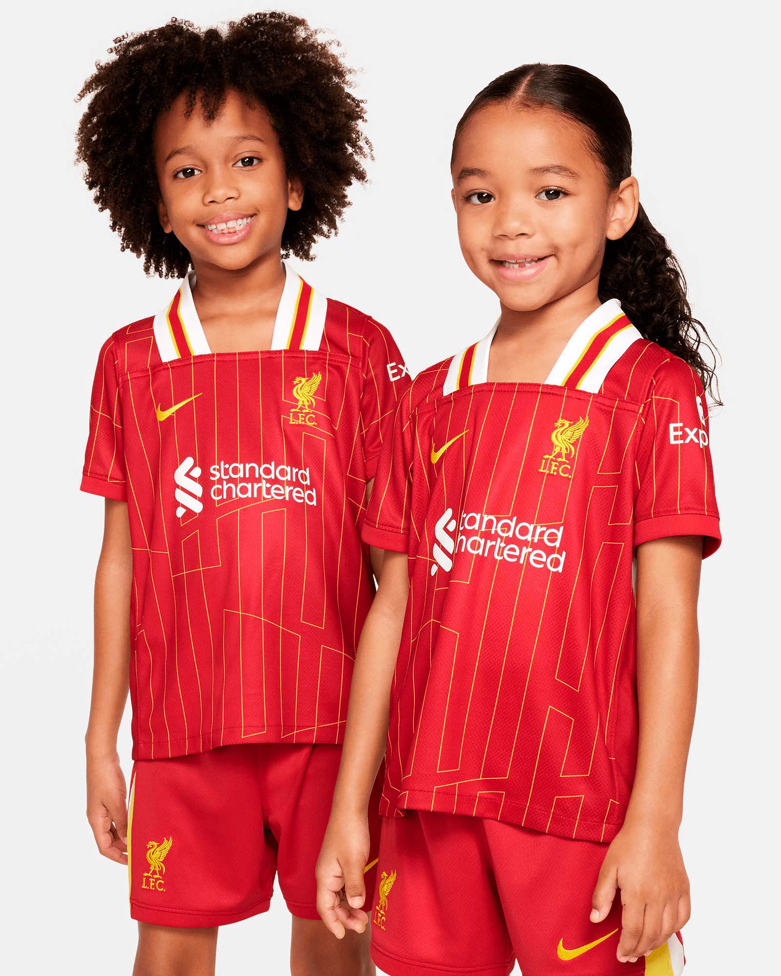 Conjunto 1ª Liverpool FC 2024/2025 - Fútbol Factory