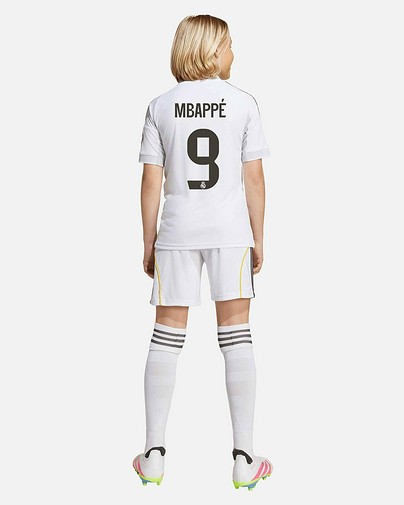 Conjunto 1ª Real Madrid 2025/2026 Mbappé