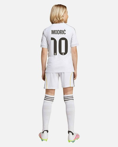 Conjunto 1ª Real Madrid 2025/2026 Modric