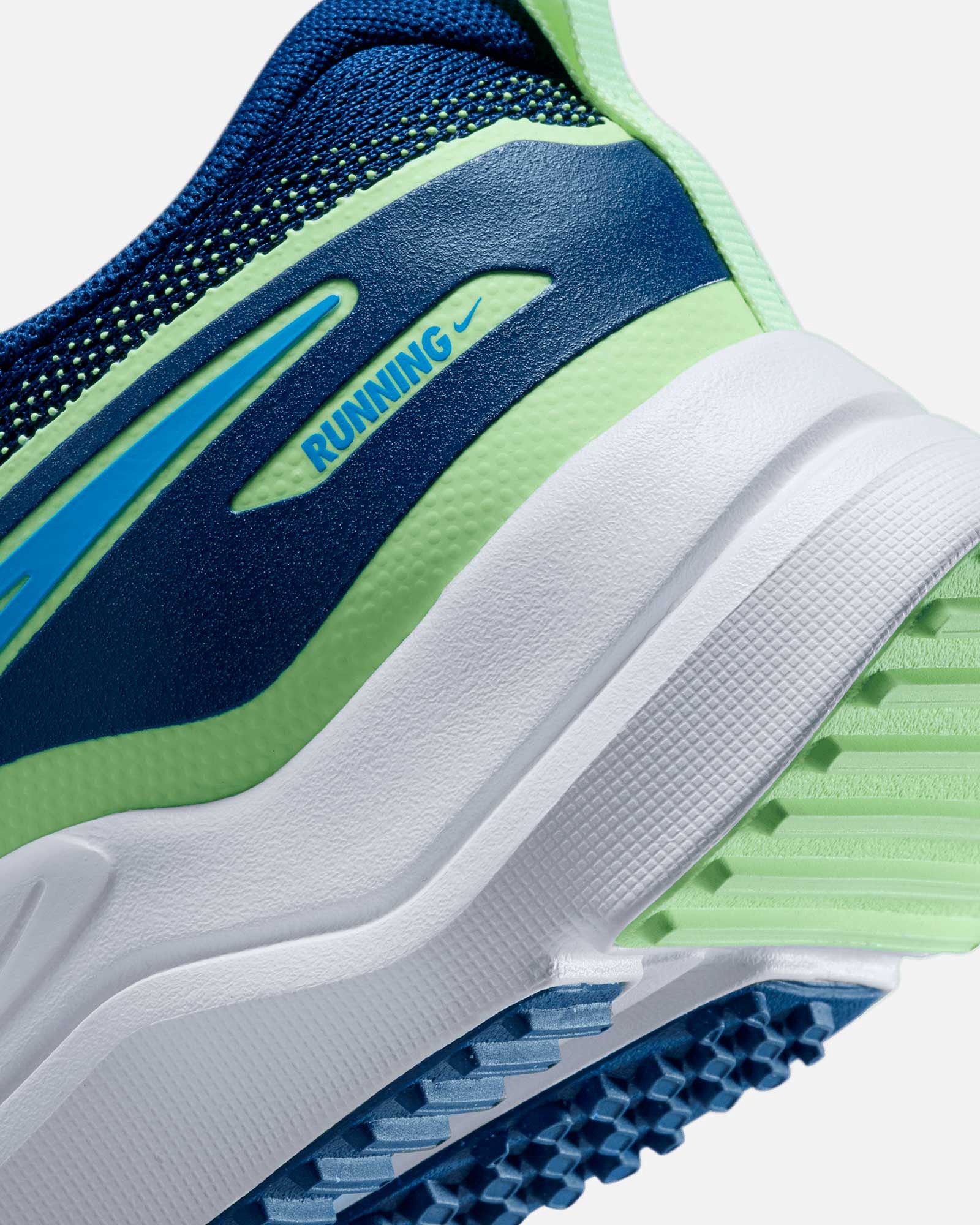 Zapatillas Nike Cosmic Runner - Fútbol Factory