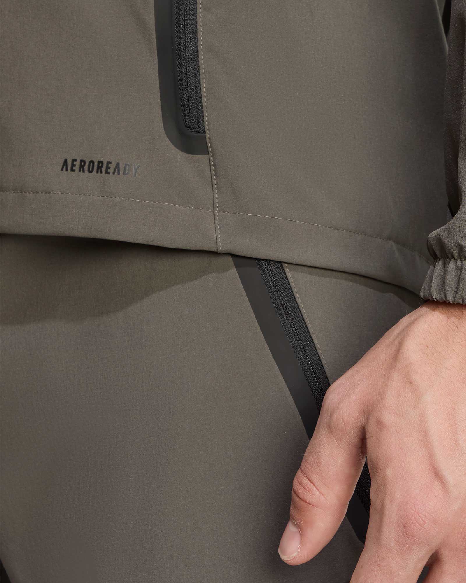 Chaqueta Real Madrid 2025/2026 Competition Vis Tech Chaqueta Real Madrid 2025/2026 Competition Vis Tech - Fútbol Factory