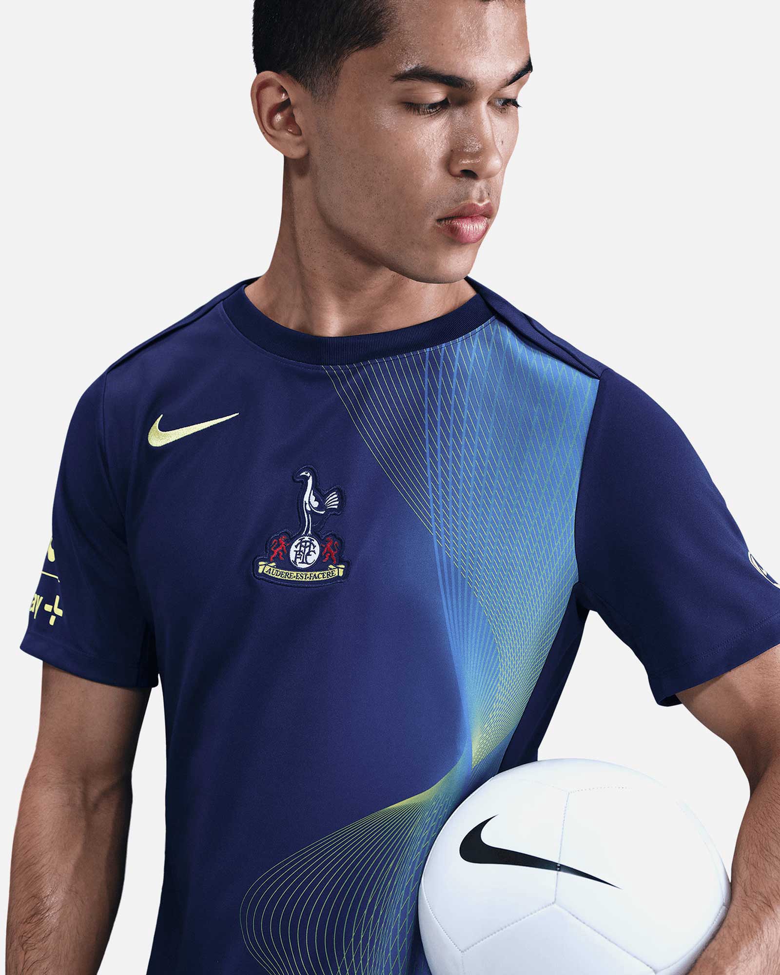 Camiseta Tottenham Hotspur 2025/2026 Strike Top - Fútbol Factory