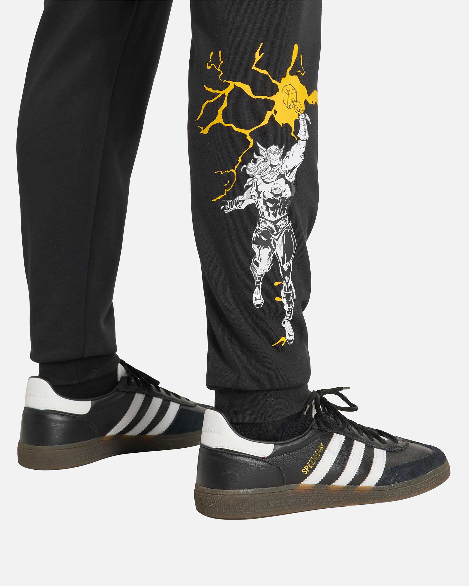 Pantalón Real Madrid 2025/2026 Marvel Avengers - Fútbol Factory