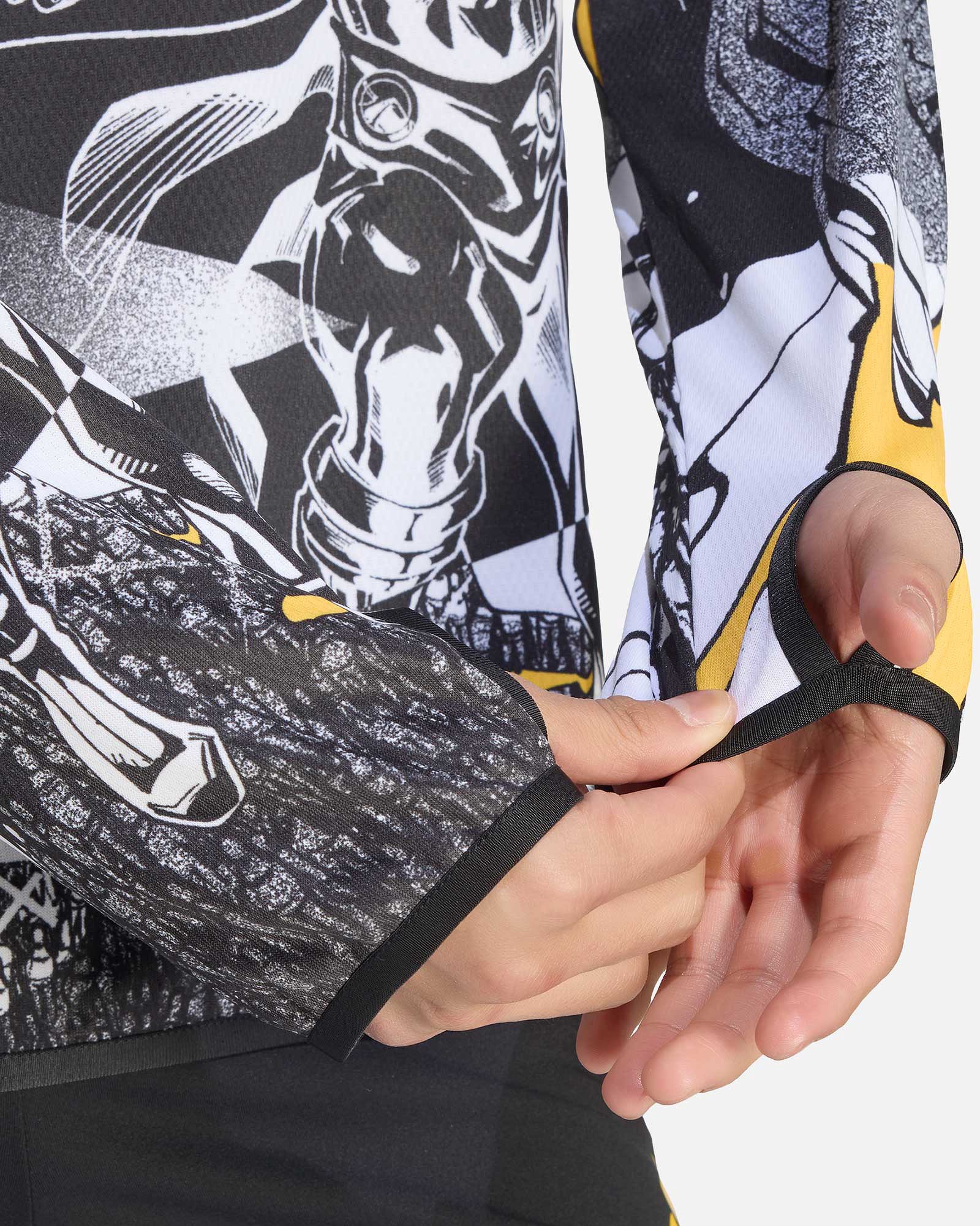 Sudadera Real Madrid 2025/2026 Marvel Avengers Prematch Warm - Fútbol Factory