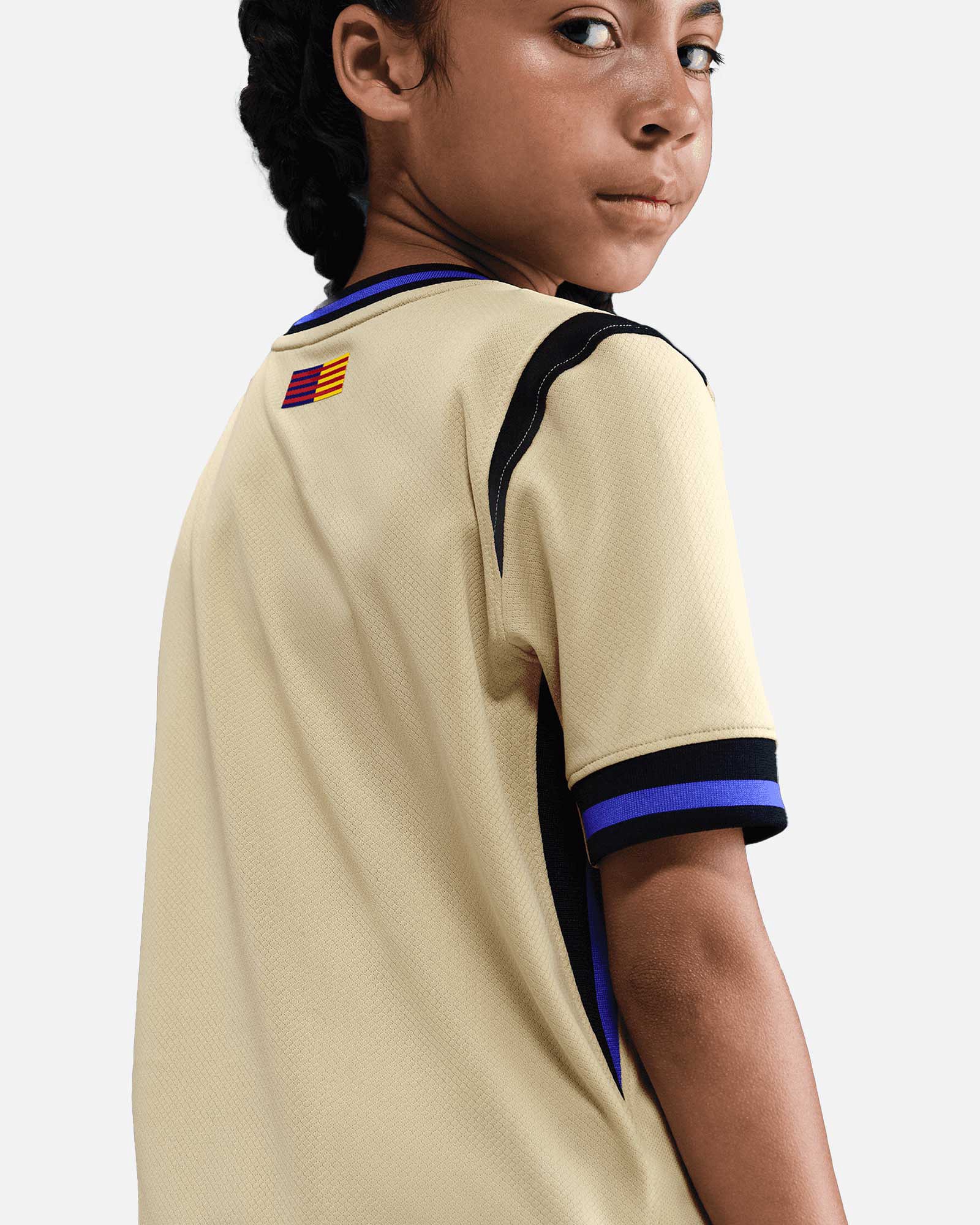 Camiseta 2ª FC Barcelona 2025/2026 ft. Kobe - Fútbol Factory