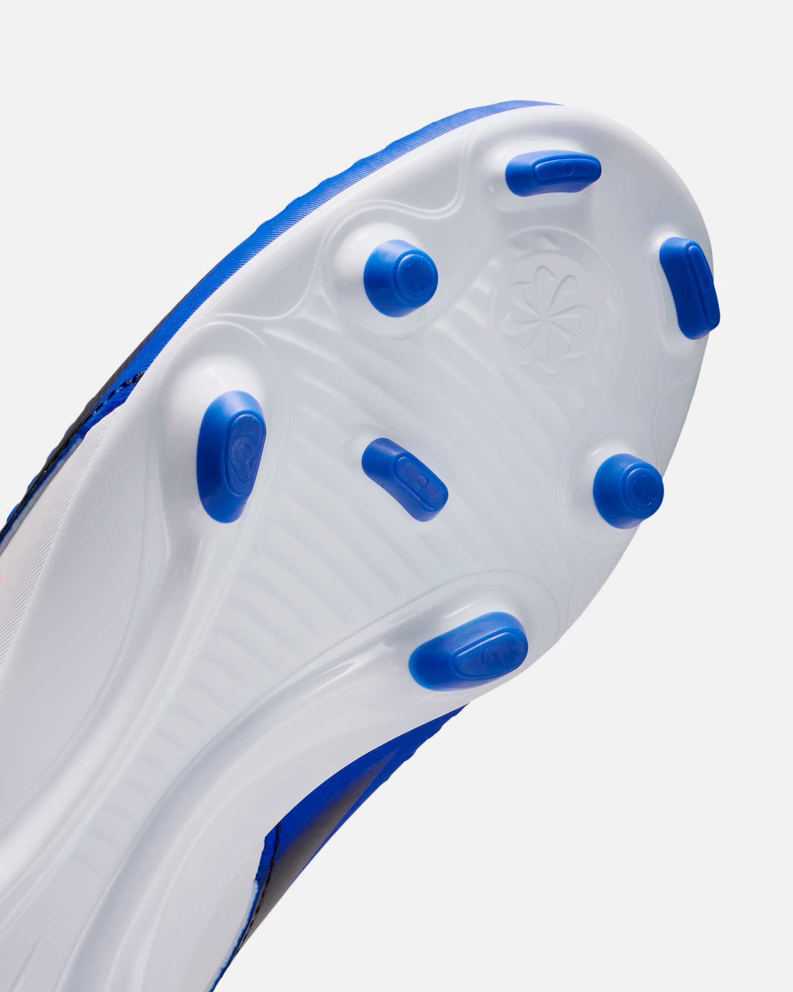 Botas Nike Phantom 6 Low Club MG - Fútbol Factory