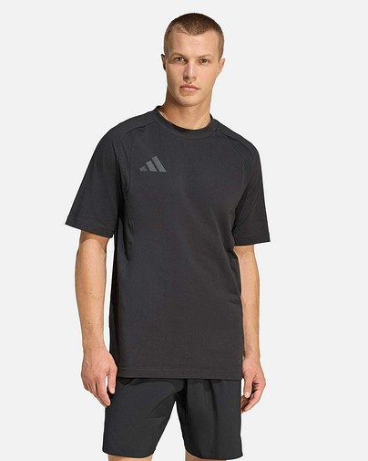 Camiseta adidas Tiro Travel