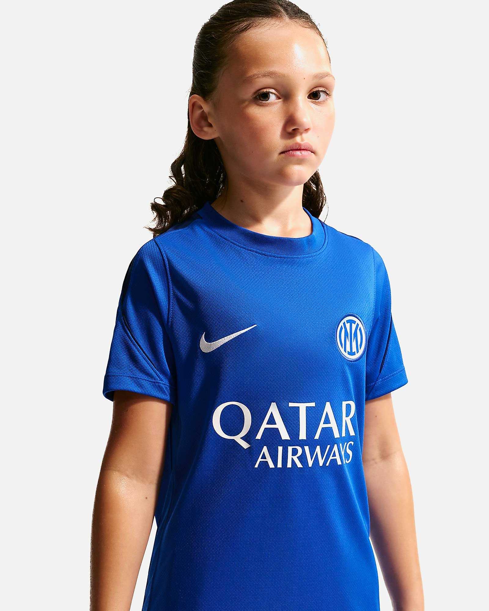 Camisola Inter de Milão 2026/2027 Strike Camisola Inter de Milão 2026/2027 Strike - Fútbol Factory