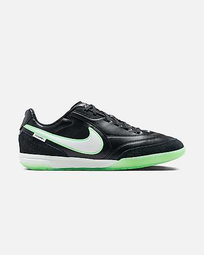Sapatilhas Nike Tiempo Streetgato de perfil baixo