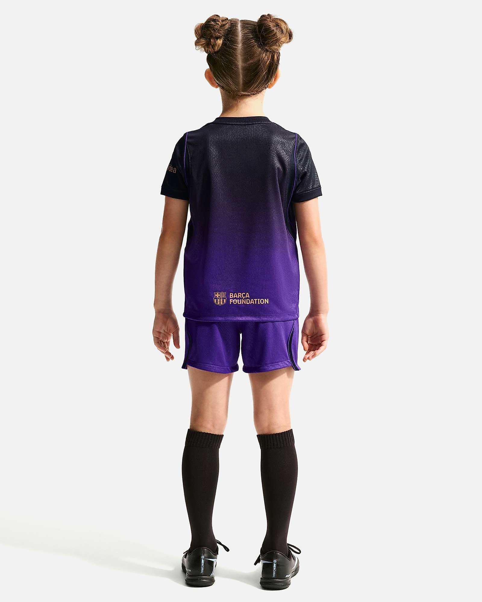 Conjunto 2ª FC Barcelona 2026/2027 Kobe Conjunto 2ª FC Barcelona 2026/2027 Kobe - Fútbol Factory
