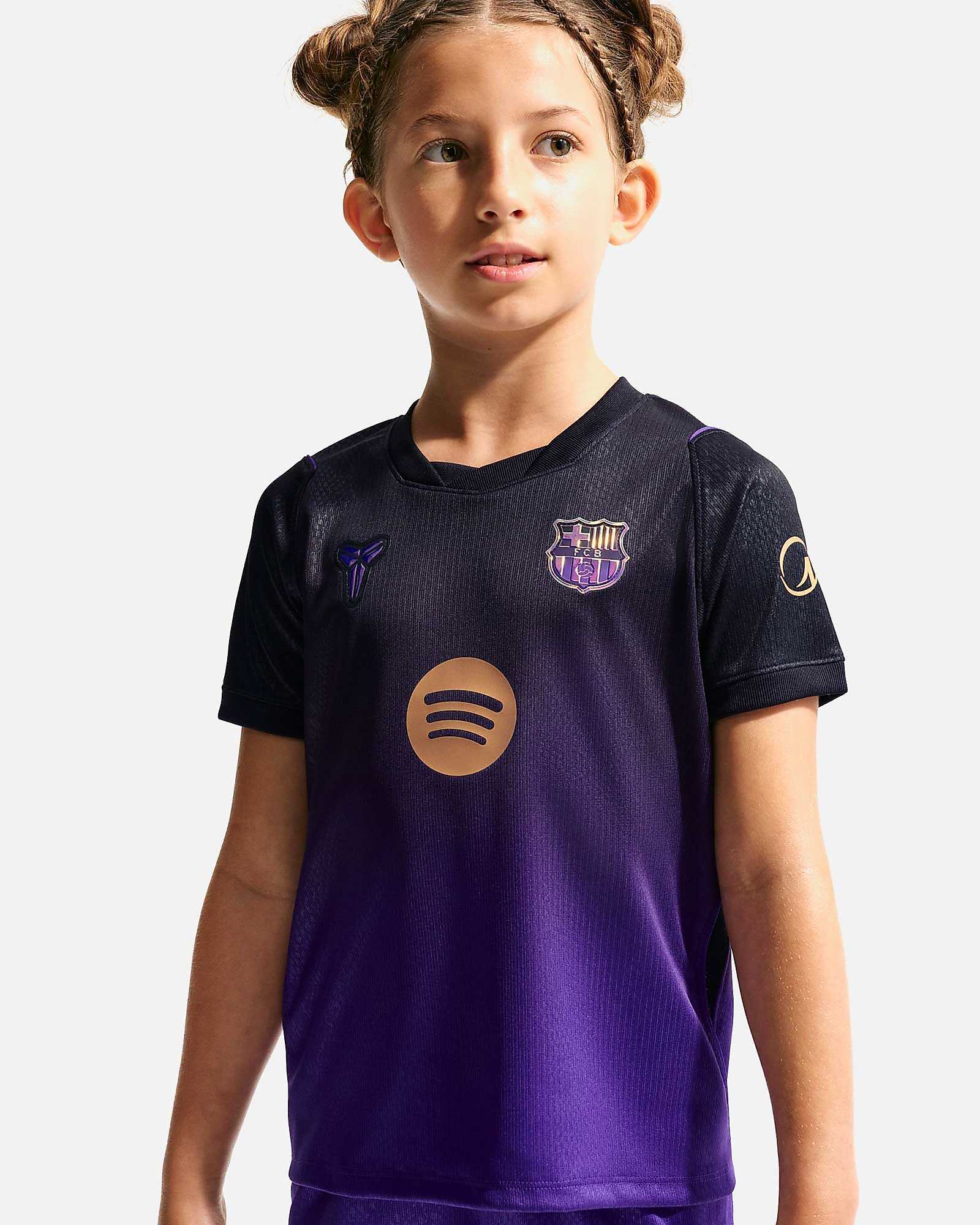 Conjunto 2ª FC Barcelona 2026/2027 Kobe Conjunto 2ª FC Barcelona 2026/2027 Kobe - Fútbol Factory