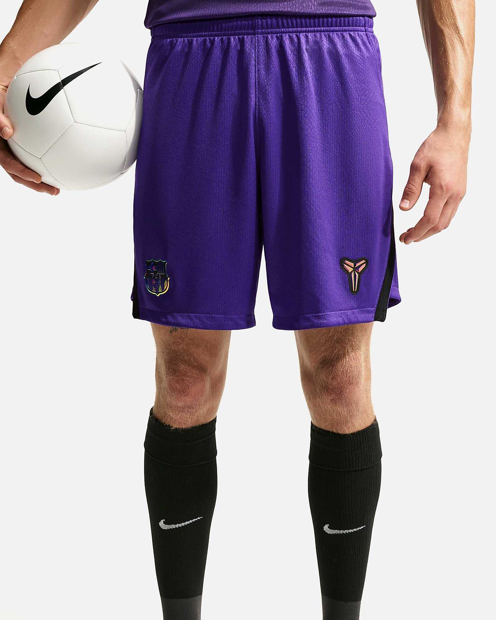 Calções 2ª FC Barcelona 2026/2027 Kobe Calções 2ª FC Barcelona 2026/2027 Kobe - Fútbol Factory