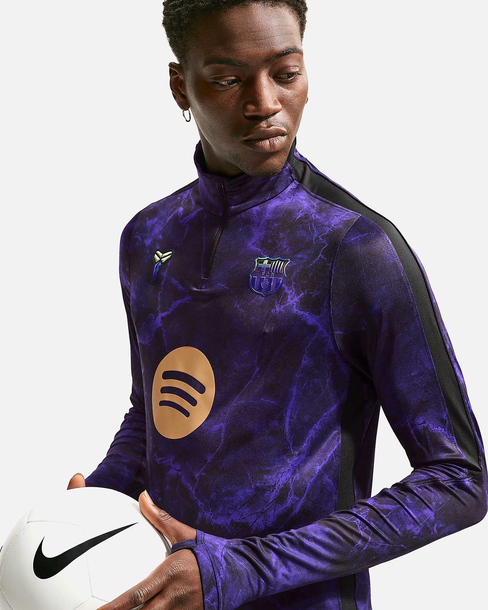 Sweatshirt FC Barcelona 2026/2027 Strike Kobe - Fútbol Factory